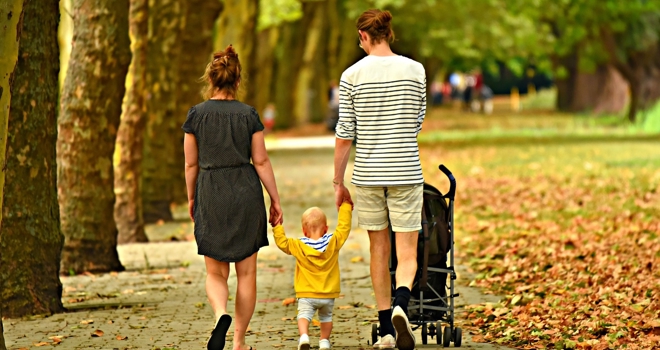 Familie lopend