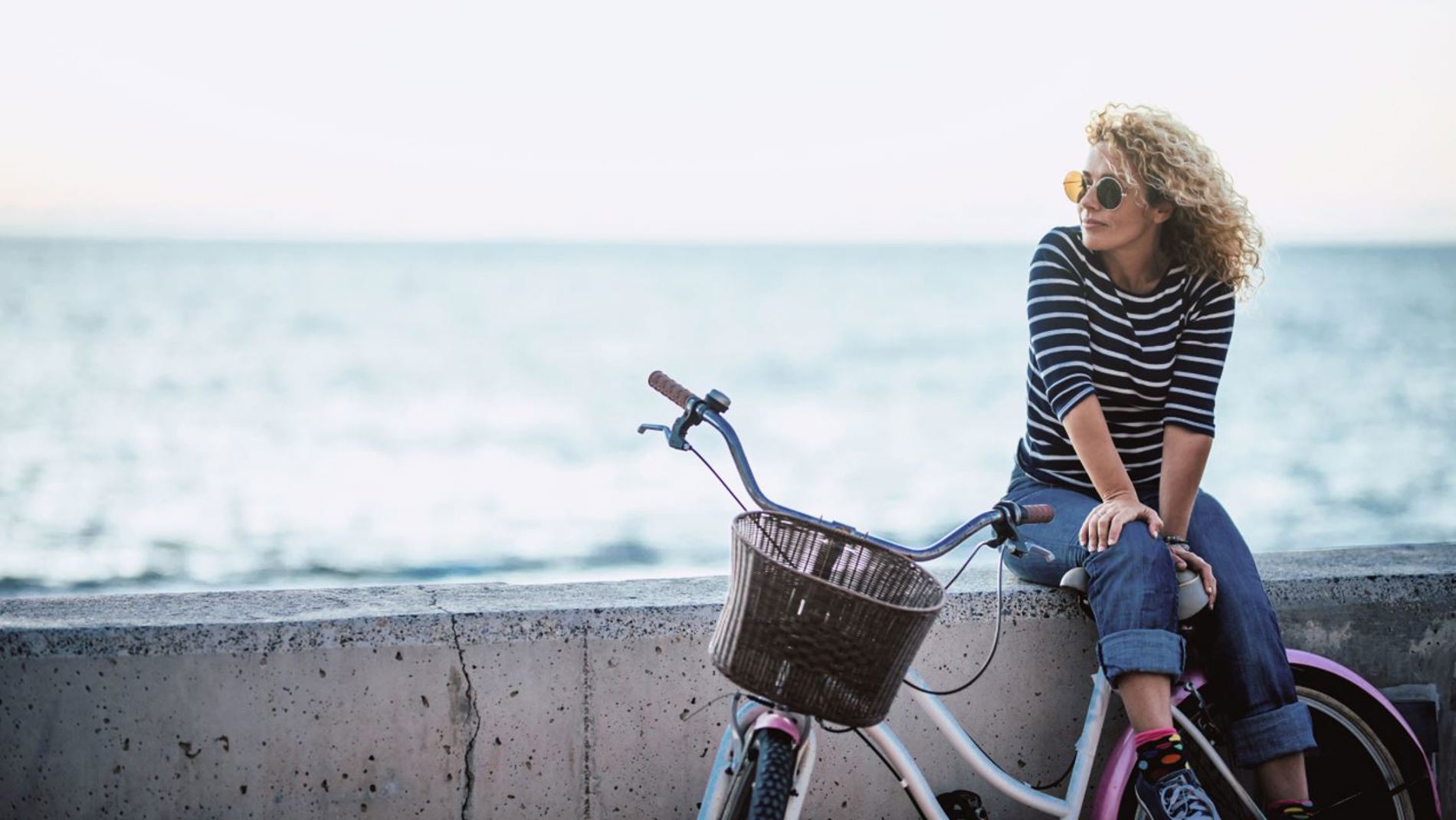 Vrouw Fiets Kleiner